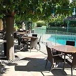 Logis Restaurant Pont Du Gard Otel Uzès