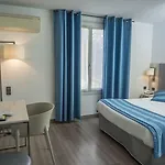 Logis Restaurant Pont Du Gard Otel 3*