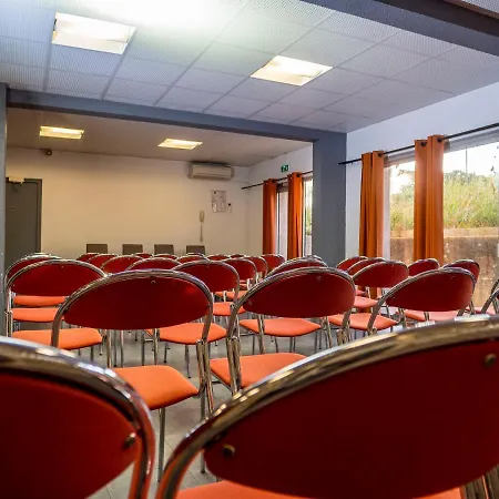 מלון Logis Restaurant Pont Du Gard Uzès