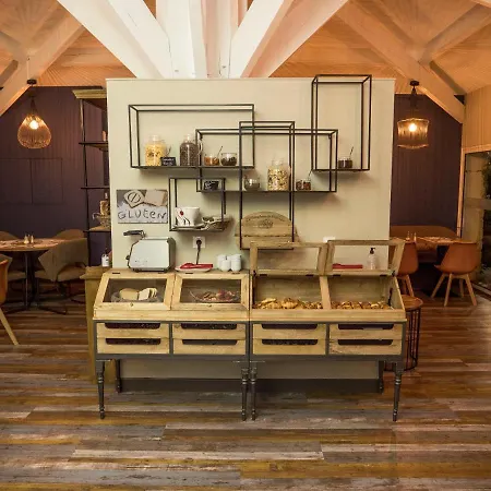 Logis Restaurant Pont Du Gard 3* Юзес