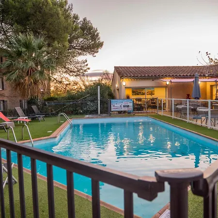 Hotel Logis Restaurant Pont Du Gard