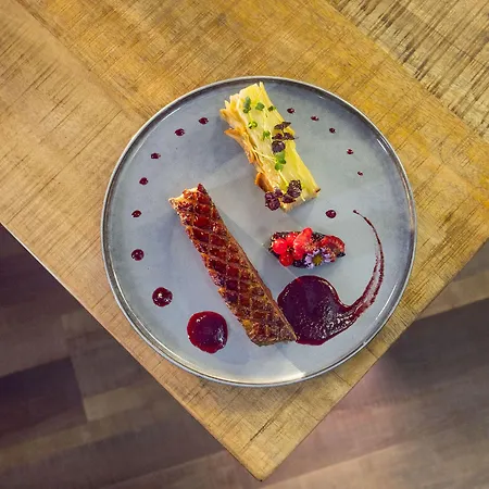 Logis Restaurant Pont Du Gard 3*