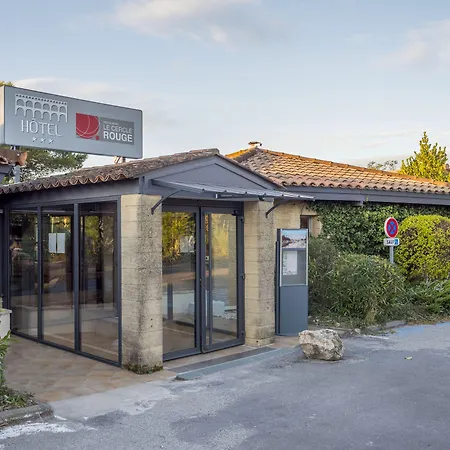 فندق Logis Pont Du Gard 3*