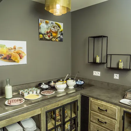 Otel Logis Restaurant Pont Du Gard