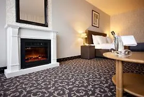 Logis Restaurant Pont Du Gard מלון 3*
