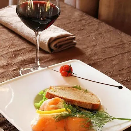 Logis Restaurant Pont Du Gard