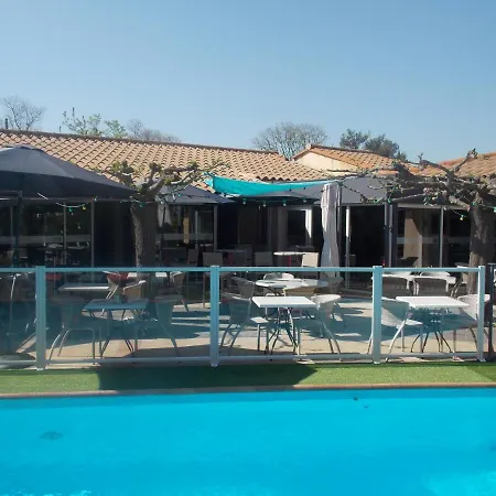 Logis Restaurant Pont Du Gard מלון 3*