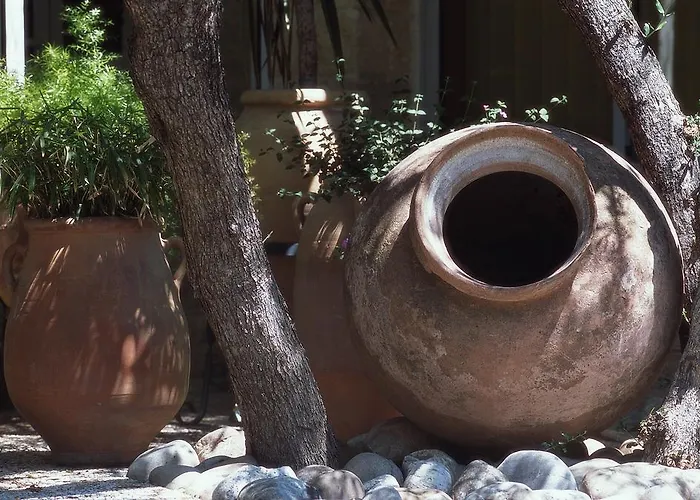 Logis Restaurant Pont Du Gard Uzès