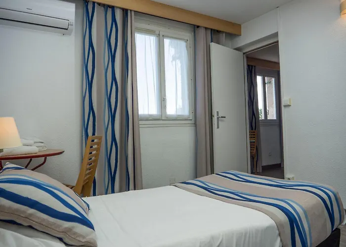 Ξενοδοχείο Logis Restaurant Pont Du Gard Uzès