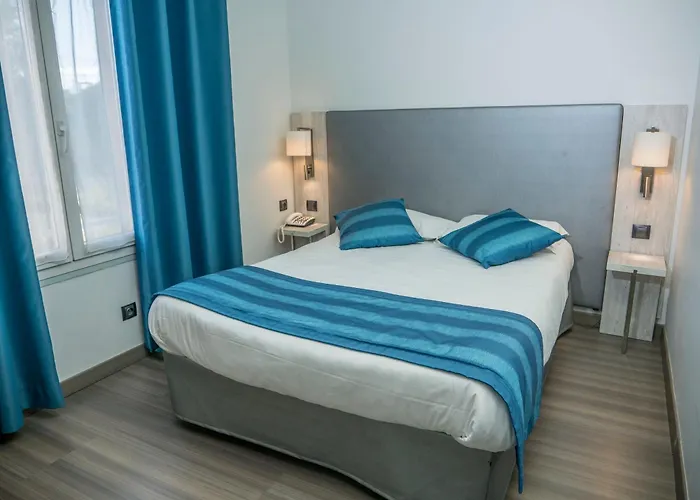 Logis Restaurant Pont Du Gard Hotel 3*