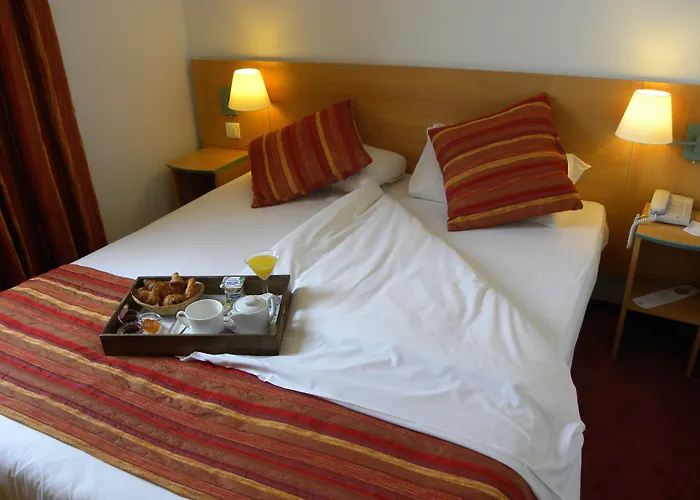 Hotel Logis Restaurant Pont Du Gard