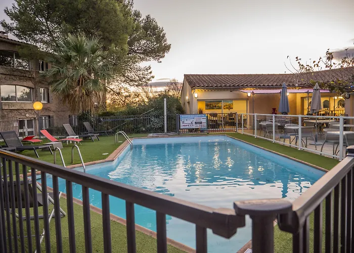 Logis Restaurant Pont Du Gard