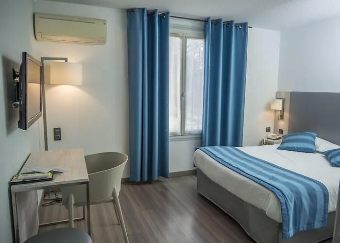 Logis Restaurant Pont Du Gard Hotel 3*